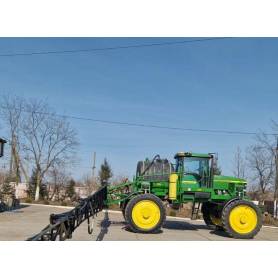 Самоходный опрыскиватель John Deere 4710 (2004)