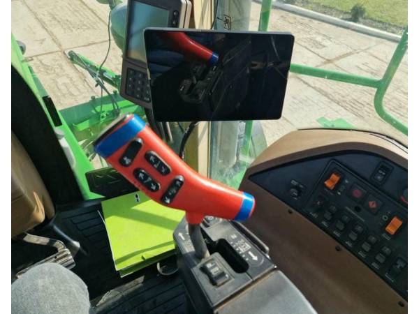 Самохідний обприскувач John Deere 4710 (2004)