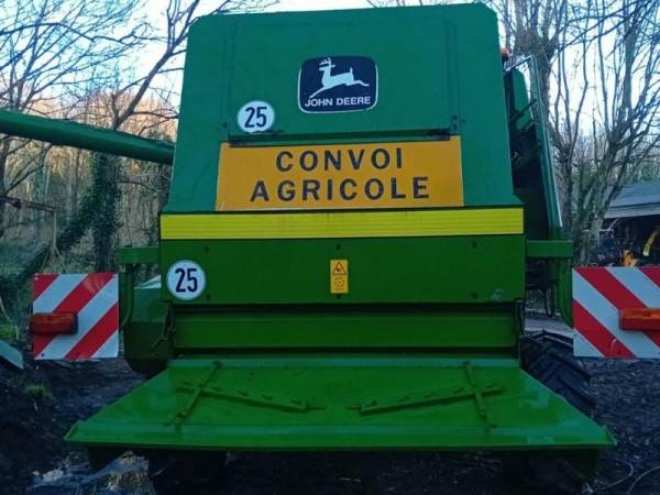 Комбайн John Deere 2264 (2000)