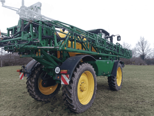 Самоходный опрыскиватель John Deere r4040i (2016)