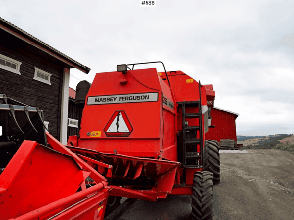 Комбайн Massey Ferguson 7238 (2001)