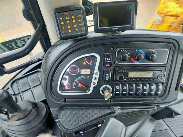 Екскаватор-навантажувач JCB 3CX (2018)