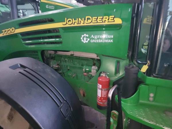 Трактор John Deere 7720 (2005)