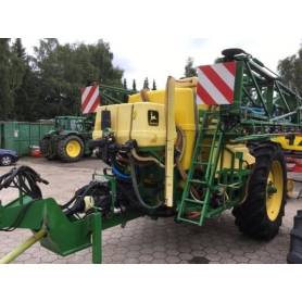 Прицепной опрыскиватель John Deere 638 (2000)