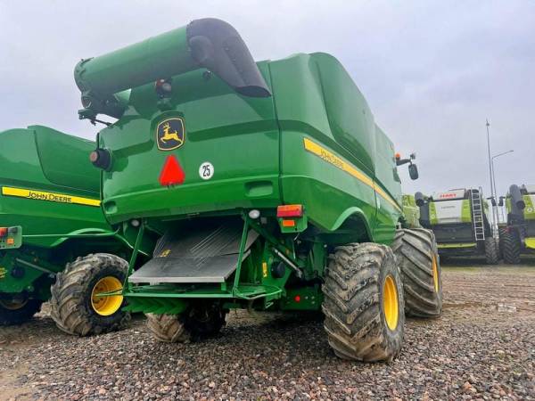 Комбайн John Deere S680 (2012)