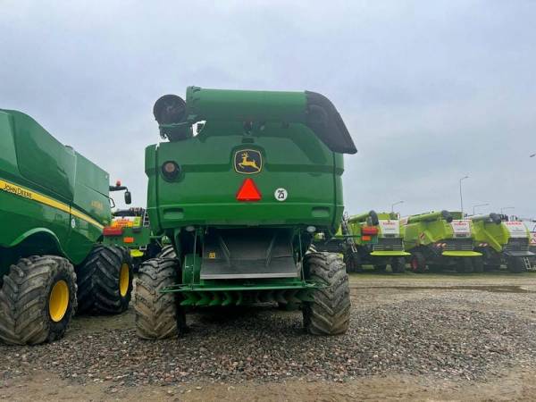Комбайн John Deere S680 (2012)