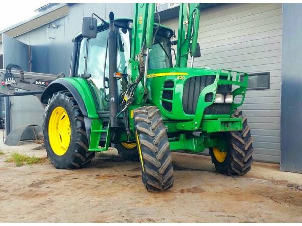 Трактор John Deere 6130 с погрузчиком (2008)