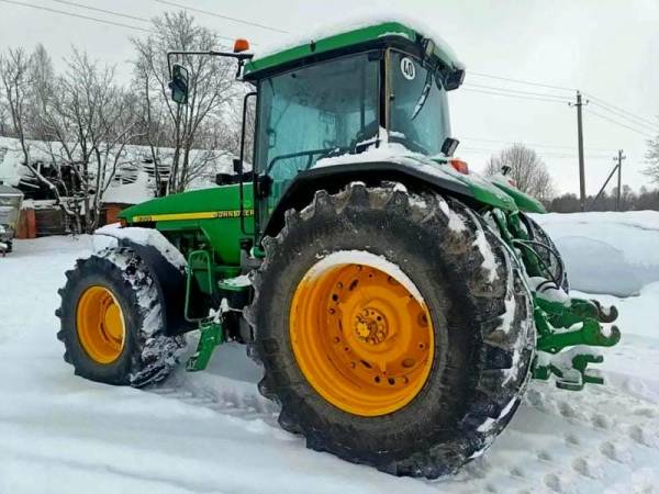 Трактор John Deere 8300 (2000)