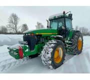 Трактор John Deere 8300