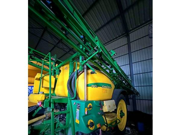 Причіпний обприскувач John Deere 740i (2012)