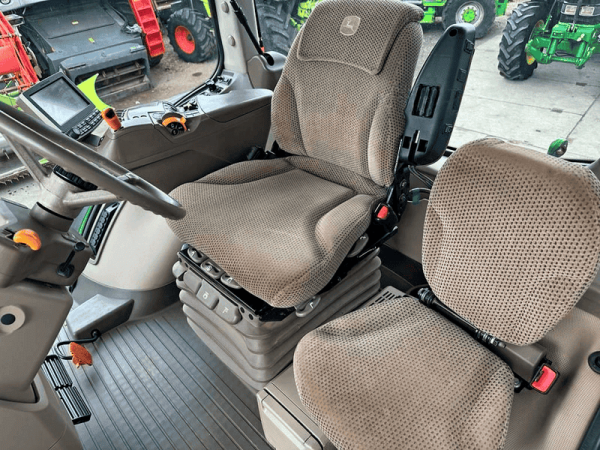  Трактор John Deere 7230 R (2015)