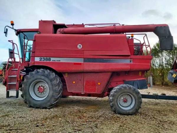 Комбайн Case IH 2388 (2001)