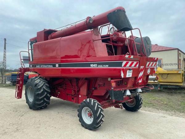 Комбайн Case IH 1640 (1990)