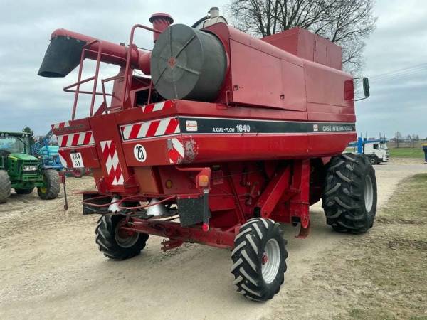 Комбайн Case IH 1640 (1990)