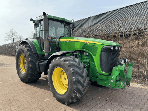 Трактор John Deere 8420 (2004)