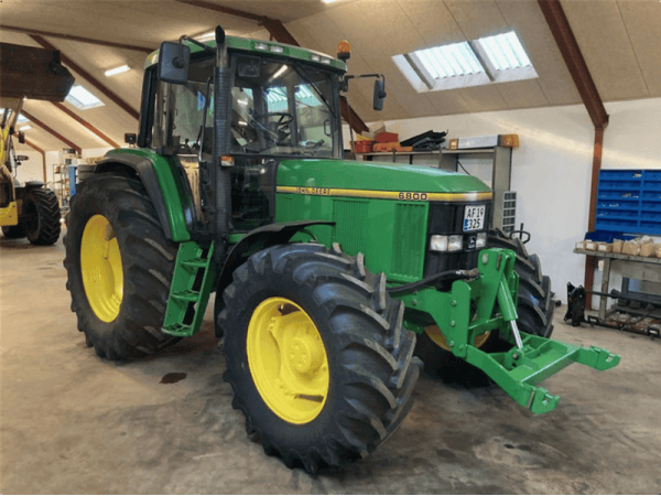 Трактор John Deere 6800 (1995)