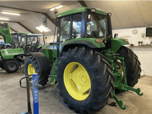 Трактор John Deere 6800 (1995)
