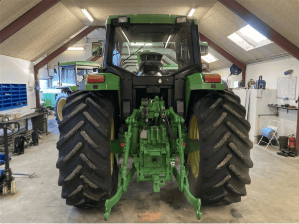 Трактор John Deere 6800 (1995)