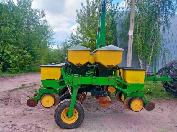 Селяка пневматична  John Deere 7200