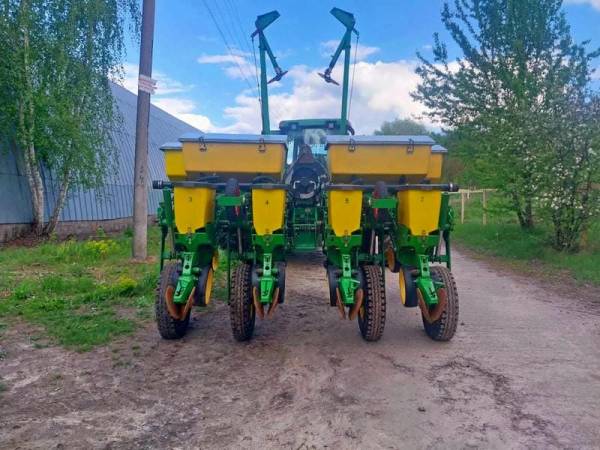 Селяка пневматична  John Deere 7200