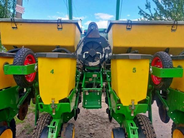 Селяка пневматична  John Deere 7200