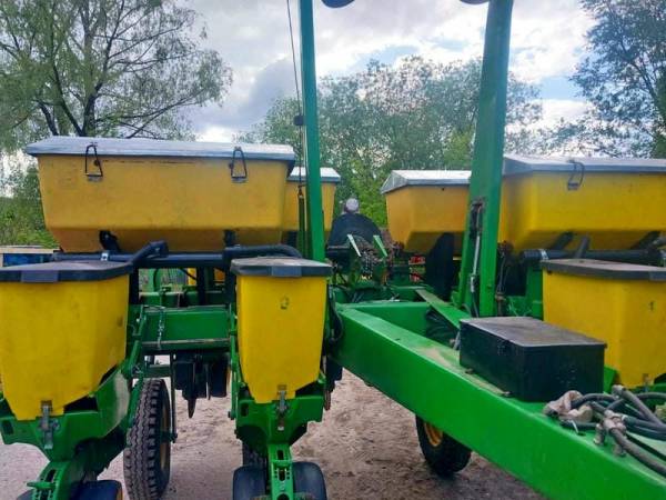 Селяка пневматична  John Deere 7200
