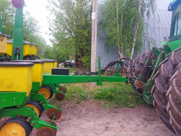 Селяка пневматична  John Deere 7200