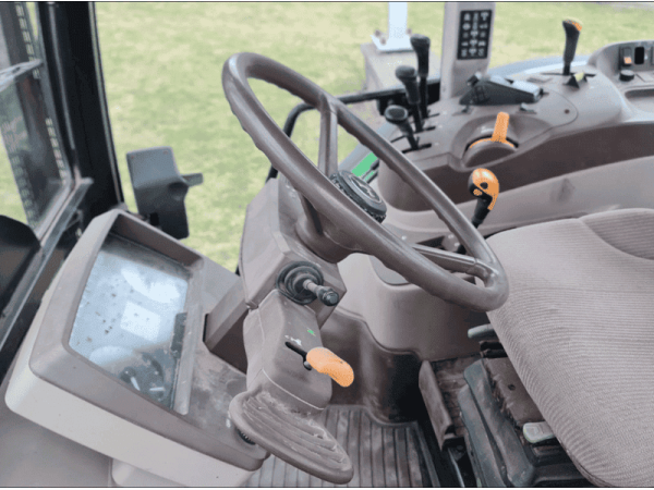Трактор John Deere 5820 (2007)