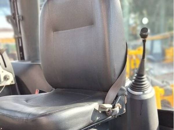 Екскаватор-навантажувач JCB 3CX (2017)