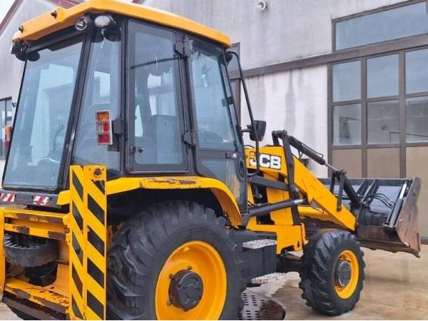 Екскаватор-навантажувач JCB 3CX (2017)
