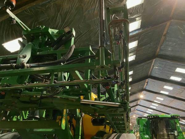 Самоходный опрыскиватель John Deere r4040i (2018)