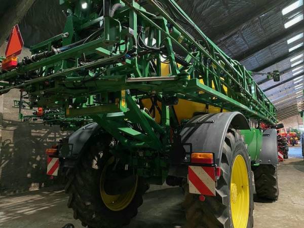 Самоходный опрыскиватель John Deere r4040i (2018)