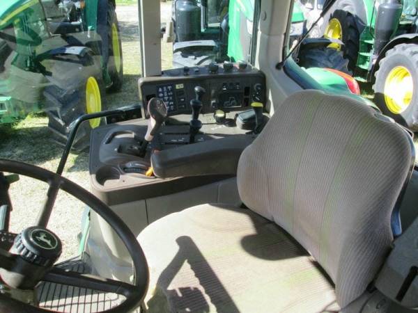 Трактор John Deere 6820 (2006)