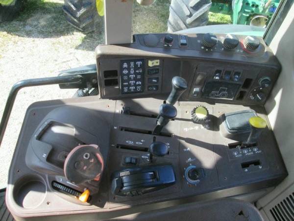 Трактор John Deere 6820 (2006)