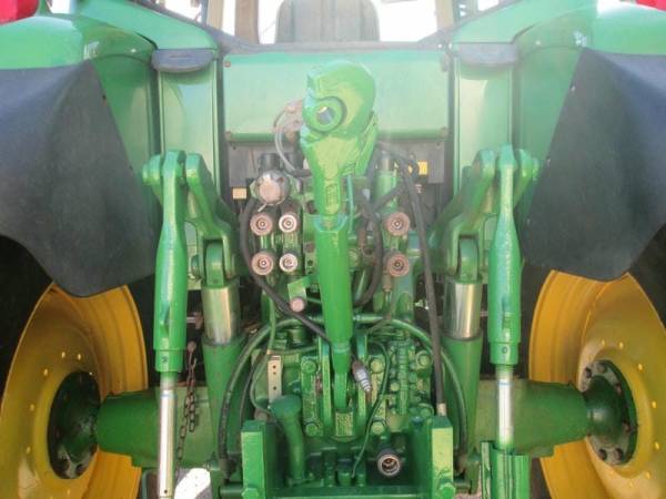 Трактор John Deere 6820 (2006)