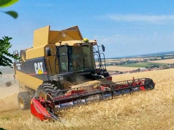 Комбайн CAT Lexion 460