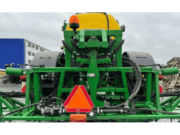 Самоходный опрыскиватель John Deere r4040i (2018)