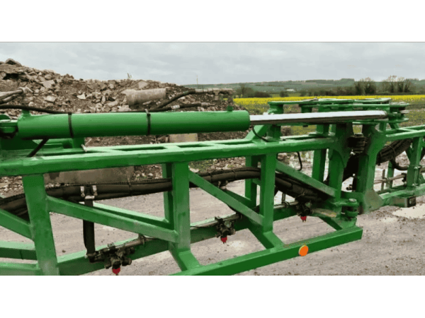 Самоходный опрыскиватель John Deere r4040i (2018)