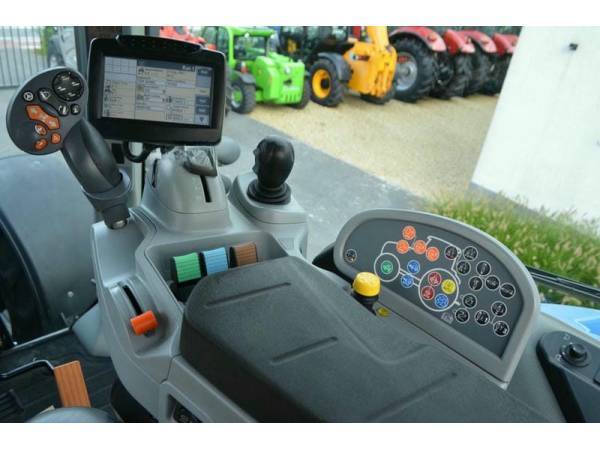Трактор New Holland T8.390 (2012)