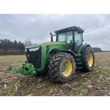 Трактор John Deere 8260 R (2013)