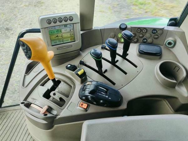 Трактор John Deere 6330 (2009)