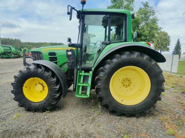 Трактор John Deere 6330 (2009)