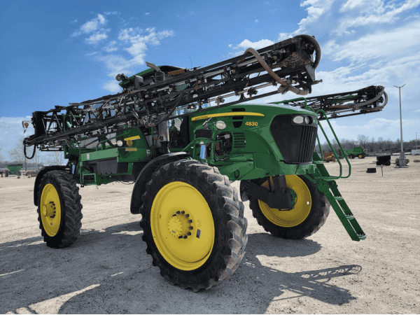 Обприскувач John Deere 4830 (2009)