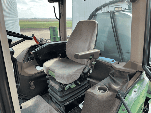 Самохідний обприскувач John Deere 4710 (2004)