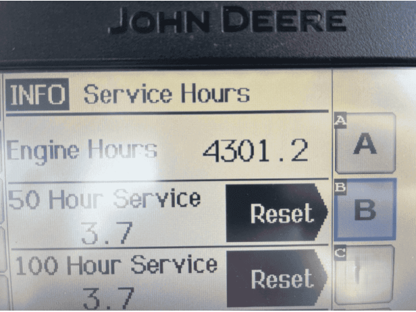 Самохідний обприскувач John Deere 4710 (2004)