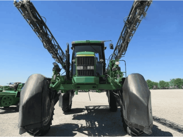 Самоходный опрыскиватель John Deere 4710 (2004)