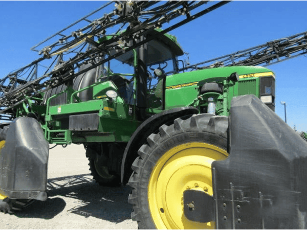 Самоходный опрыскиватель John Deere 4710 (2004)