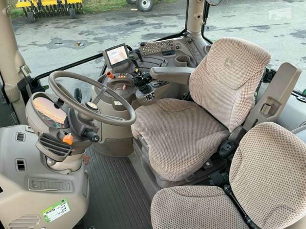 Трактор John Deere 6150R (2015)