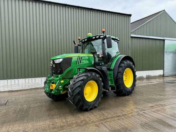 Трактор John Deere 6215R (2015)