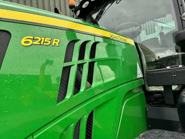 Трактор John Deere 6215R (2015)